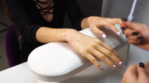 SPA, hand massage. Effect of moisture, nutrition and mitigation In Beauty salon — Stock Video
