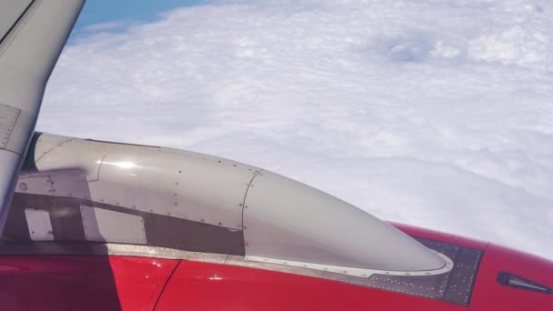 Skrzydło Samolotu Lecącego Nad Chmurami Wysokiej Jakości Materiał — Wideo stockowe
