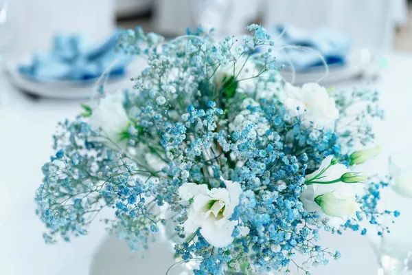 Décor Mariage Avec Belles Fleurs Gros Plan Gypsophile Bleue Eustomie — Photo