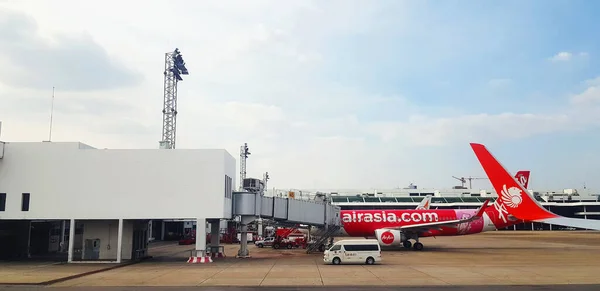 Bangkok Thailand June 2022 Red Airplane Parked Maintenance Waiting Passenger — 스톡 사진