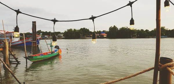 Samut Sakhon Thailand Juli 2022 Groene Longtail Boot Rivier Met — Stockfoto