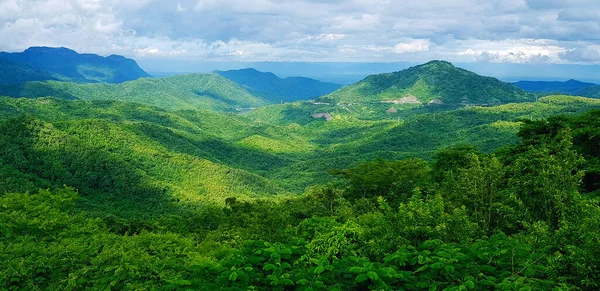 Bela Paisagem Montanha Floresta Verde Selva Profunda Com Calcanhar Montanha — Fotografia de Stock