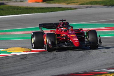  Ferrari 'den Charles Leclerc Formula 1 Sezon Öncesi Test 2022' de yolda 