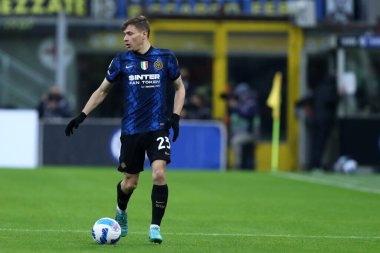 Milano, İtalya. 19 Mart 2022 Fc Internazionale ile Acf Fiorentina arasındaki A serisi maçında Fc Internazionale 'den Nicolo Barella.