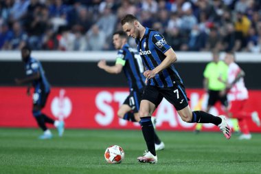 Bergamo, İtalya. 14 Nisan 20220. Atalanta BC ve RB Leipzig arasında oynanan UEFA Avrupa Ligi çeyrek final maçı sırasında Atalanta Bc takımından Teun Koopmeiners .