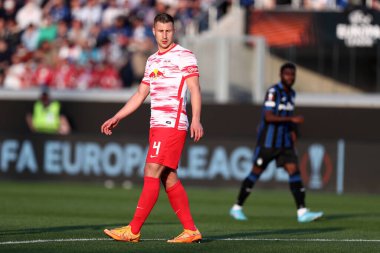 Bergamo, İtalya. 14 Nisan 20220. Atalanta BC ve RB Leipzig arasındaki UEFA Avrupa Ligi çeyrek final maçı sırasında RB Leipzig takımından Willi Orban .