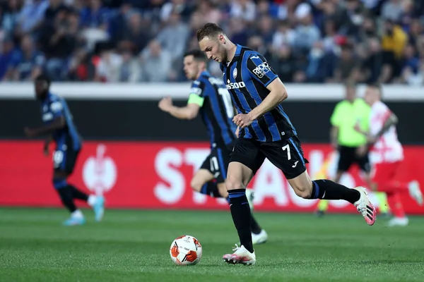 Bergamo, İtalya. 14 Nisan 20220. Atalanta BC ve RB Leipzig arasında oynanan UEFA Avrupa Ligi çeyrek final maçı sırasında Atalanta Bc takımından Teun Koopmeiners .