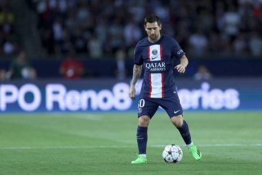 Paris 'ten Lionel Messi Saint-Germain Fc Uefa Şampiyonlar Ligi H Grubu maçı sırasında Paris Saint Germain Fc ve Juventus Fc arasında 6 Eylül 2022' de Paris, Fransa 'da oynanan Parc des Princes maçında .