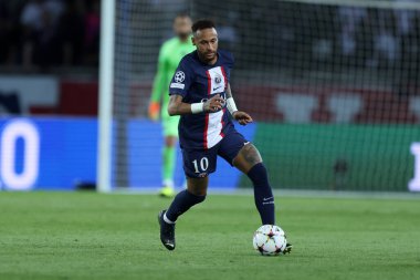 Uefa Şampiyonlar Ligi H Grubu maçında Paris Saint Germain Fc ve Juventus Fc arasında Paris Saint-Germain Fc 'den Neymar da Silva, 6 Eylül 2022' de Paris, Fransa 'da oynanan Parc des Princes karşılaşmasında .