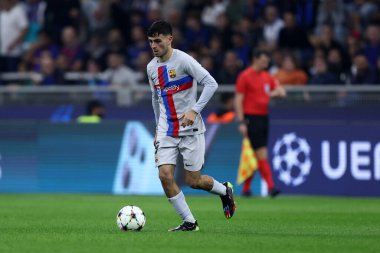 Fc Barcelona takımından Pedri Gonzalez, Uefa Şampiyonlar Ligi C Grubu maçında Fc Internazionale ve Fc Barcelona arasında 4 Ekim 2022 tarihinde Milano İtalya 'da oynanan Stadio Giuseppe Meazza maçında .
