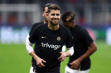 Chelsea Fc takımından Jorginho Luiz 11 Ekim 2022 'de İtalya' nın Milano kentinde bulunan Giuseppe Meazza Stadyumu 'nda AC Milan ve Chelsea FC arasında oynanan E Grubu karşılaşmasında.