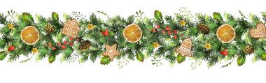 Portakal dilimleri, köknar kozalakları, Noel kurabiyeleri ve kırmızı böğürtlenli kusursuz Noel çelengi..
