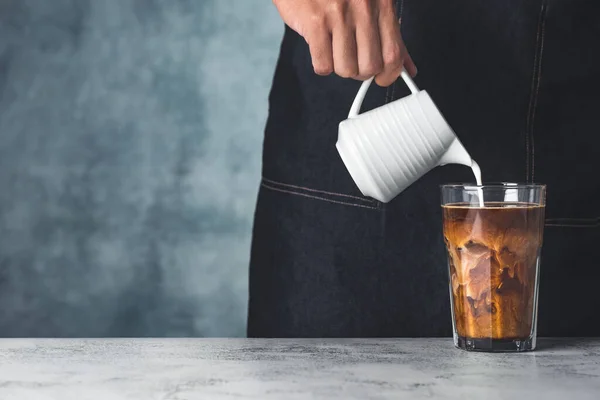 El yapımı buzlu kahveyi kopyala.