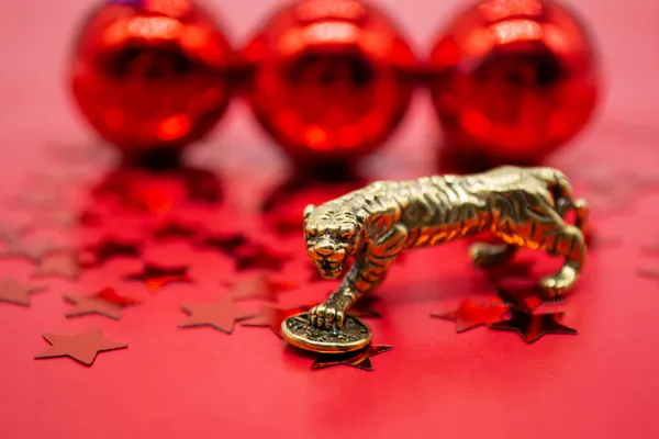 Bronzová Postava Tygra Mincí Symbol Čínského Nového Roku 2022 Pozadí Royalty Free Stock Obrázky