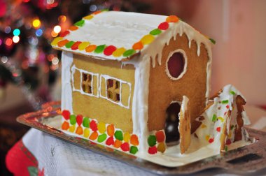 Noel gingerbread ev dekorasyonu renkli