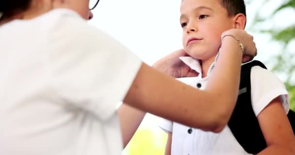 First Day School Loving Mother Drops Her Son School His — Vídeo de stock