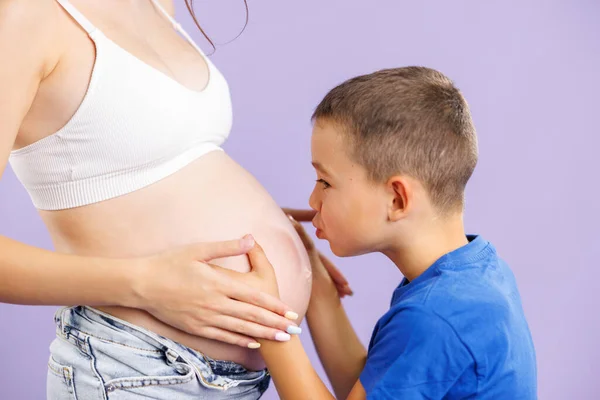 Boy Kissing Belly His Pregnant Mother Brotherly Care High Quality — Fotografia de Stock