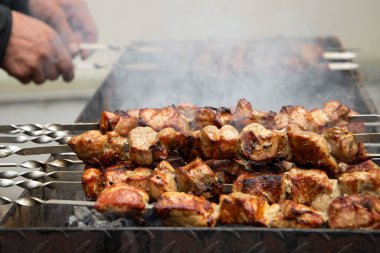 Izgara et, eller arkada..