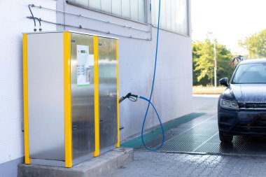 Otomobil yıkama istasyonu.