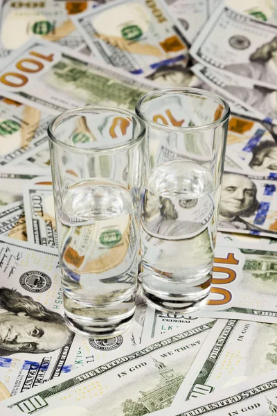 Alcohol and money — Stock Photo, Image
