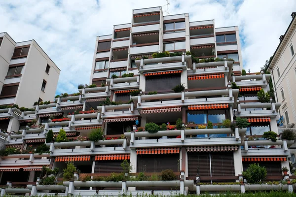 Montreux Suiza Julio 2021 Apartamentos Con Terraza Orillas Del Lago — Foto de Stock