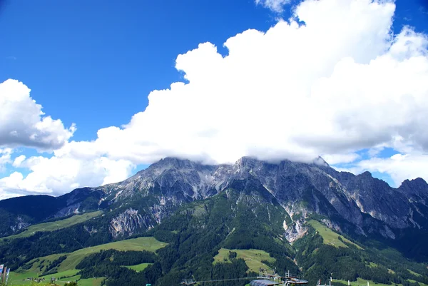 Uitzicht op de pinzgau bergen — Stockfoto