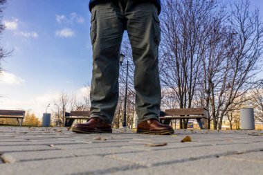 İHA operatörünün botları ve pantolonu, İHA 'nın bölgeye inişi sırasında çıkarıldı. 