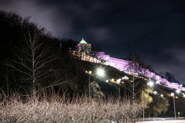 Nizhny Novgorod 'un eski Kremlin' i Mor Aydınlatma ile