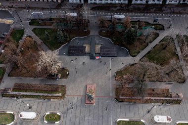 Bulutlu bir sonbahar gününde Nizhny Novgorod 'un tarihi merkezinin panoramik görüntüsü 