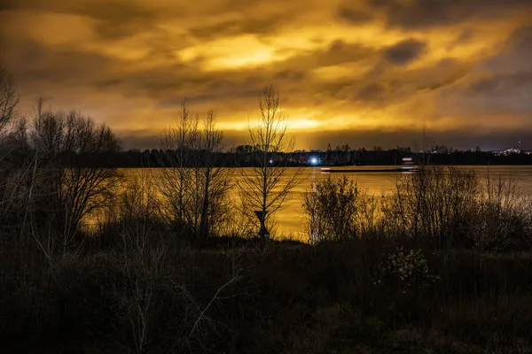 Ανάχωμα Του Ποταμού Βόλγα Στο Nizhny Novgorod Νύχτα Μια Βροχερή — Φωτογραφία Αρχείου