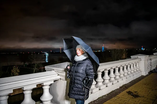 Woman Black Black Umbrella Walks Rain Embankment River — Stock Photo, Image