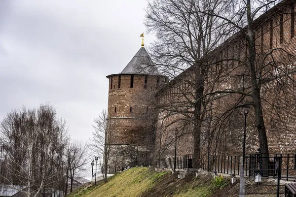 Древний Уникальный Нижегородский Кремль Красного Камня Облачный Осенний День — стоковое фото