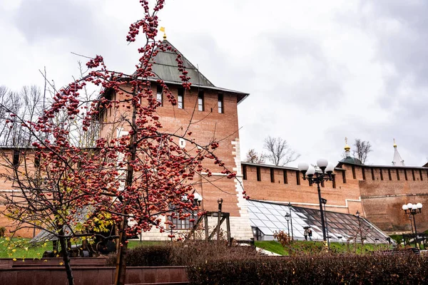 Nizhny Novgorod Kreml Gjord Röd Sten Molnig Höstdag — Stockfoto