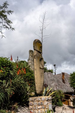 ancient household items and accessories of the inhabitants of Ecuador 