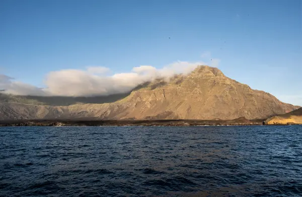 Typical Landscape Uninhabited Islands Galapagos Archipelago Backdrop Sea Sky — Fotografia de Stock
