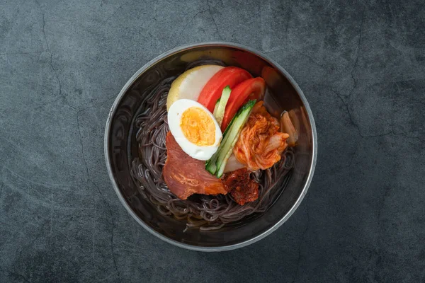 Bowl Korean Cold Noodles Dark Cement Background — Stock Photo, Image