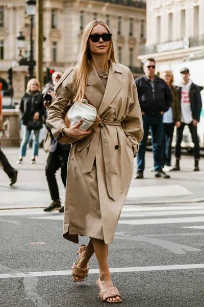 PARIS, FRANCE - 30 EYLÜL 2019: Pernille Teisbaek Stella McCartney defilesinden önce Paris Moda Haftası / Yaz 2020. 