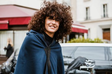 PARIS, FRANCE - 29 EYLÜL 2019: Brune Buonomano Valentino defilesinden önce Paris Moda Haftası / Yaz 2020.  