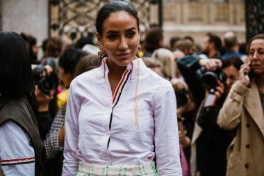 PARIS, FRANCE - 29 EYLÜL 2019: Tamara Kalinic Thom Browne defilesinden önce Paris Moda Haftası / Yaz 2020.  