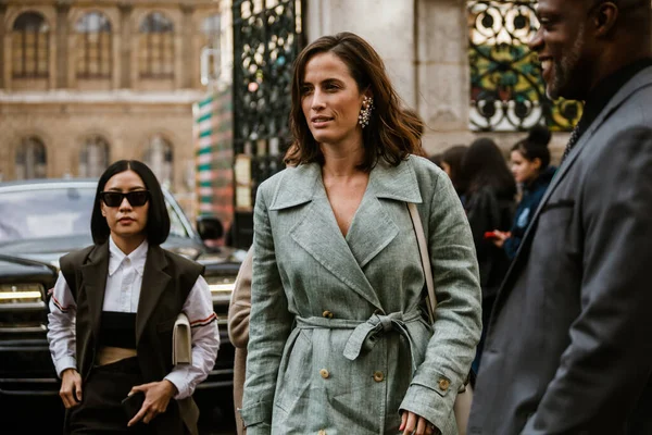 PARIS, FRANCE - 29 EYLÜL 2019: Paris Moda Haftası 'ndaki Thom Browne defilesinden önce bir misafir.  