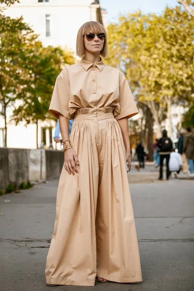 Vika Gasinkaya Visto Fora Haider Ackermann Show Durante Paris Fashion — Fotografia de Stock