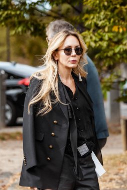 Paris Moda Haftası Kadın Giyim Yortusu 2020 Yazı boyunca Elie Saab 'ın dışında bir konuk görüldü.
