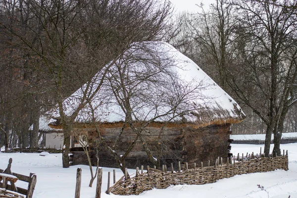 Zimowy Krajobraz Tradycyjnej Ukraińskiej Wsi — Zdjęcie stockowe