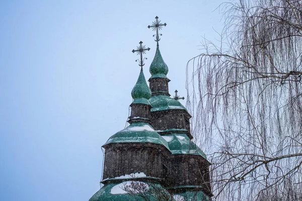 Зимний Пейзаж Деревянной Украинской Церкви — стоковое фото