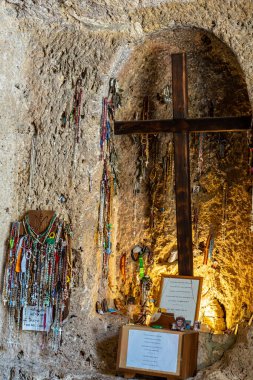 MIJAS, İspanya - 2 Ekim 2022: Katolik Kilisesi - Ermita de la Virgen de la Pea, İspanya 2 Ekim 2022
