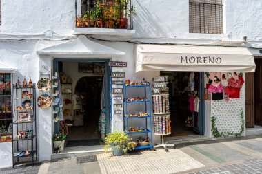 MIJAS, İspanya - 2 Ekim 2022: Mijas, İspanya 'da rahat beyaz sokaklar