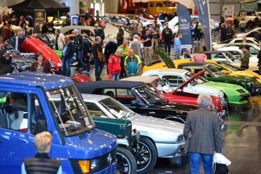 Salzburg 'da bir sergide klasik araba (Avusturya)