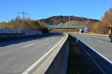 Oberwang yakınlarındaki A1 otoyolunun bir elektrik hattı, Yukarı Avusturya, Avusturya ve Avrupa üzerindeki çalışmalar nedeniyle kapatılması