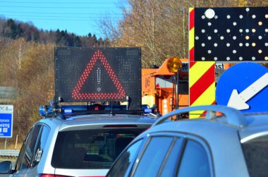 Oberwang yakınlarındaki A1 otoyolunun bir elektrik hattı, Yukarı Avusturya, Avusturya ve Avrupa üzerindeki çalışmalar nedeniyle kapatılması