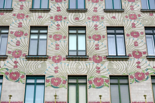 Πρόσοψη Των Διάσημων Art Nouveau Σπιτιών Του Otto Wagner Στο — Φωτογραφία Αρχείου